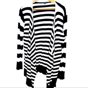 TORRID Black &White Long Sleeve Plus Cardigan 2X (2) XXXL
